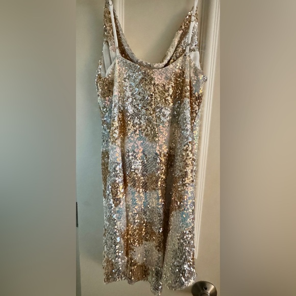 American Threads Gold and Silver Sequin Spaghetti Strap Mini Dress LG NEW YEARS - Picture 2 of 4